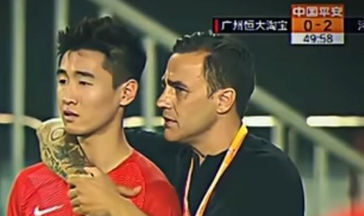 粤媒：卡纳瓦罗执教有明显的短板和优势，优势是情商一流